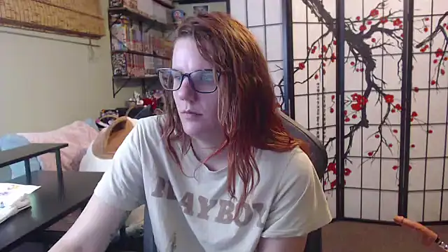Snapshot of Sarahtineke chatting on April 20, 4:52 pm Sarahtineke online show from April 20, 4:52 pm