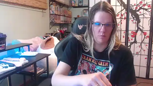 Sarahtineke online show from March 2, 12:22 am