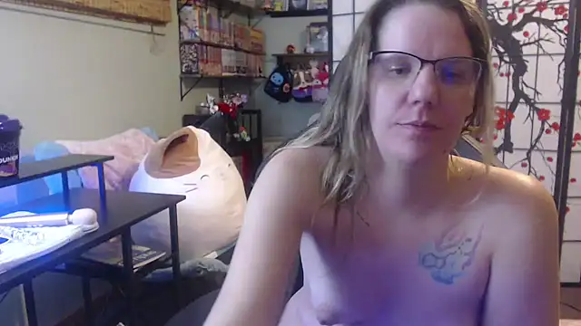 Sarahtineke online show from February 14, 5:40 am