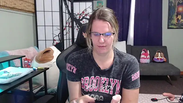 Sarahtineke online show from October 22, 5:12 pm