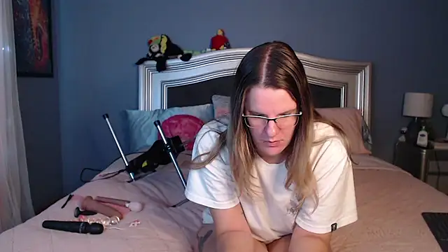 Sarahtineke online show from January 12, 6:26 pm