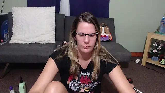 Sarahtineke online show from October 5, 10:55 pm