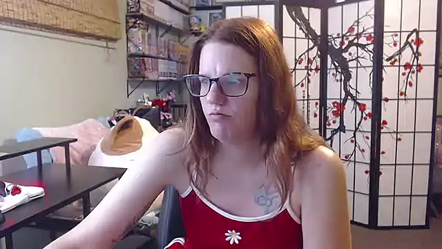 Snapshot of Sarahtineke chatting on July 15, 5:31 pm Sarahtineke online show from July 15, 5:31 pm