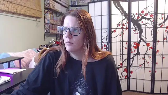 Snapshot of Sarahtineke chatting on May 6, 4:44 pm Sarahtineke online show from May 6, 4:44 pm