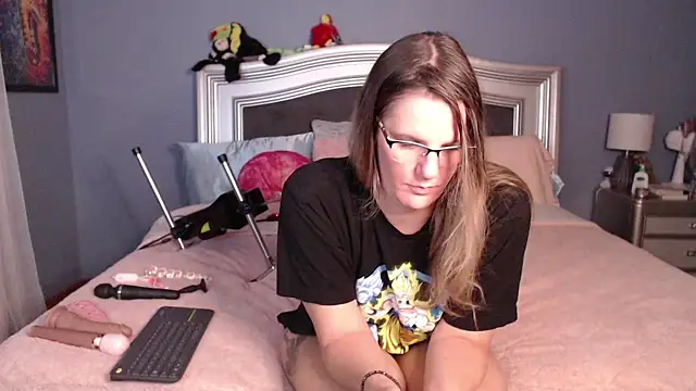 Sarahtineke online show from January 8, 12:05 am