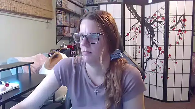 Snapshot of Sarahtineke chatting on July 9, 4:28 pm Sarahtineke online show from July 9, 4:28 pm