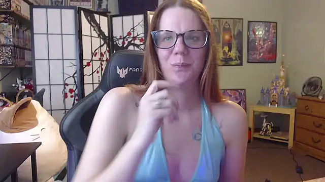 Snapshot of Sarahtineke chatting on May 18, 11:20 pm Sarahtineke online show from May 18, 11:20 pm
