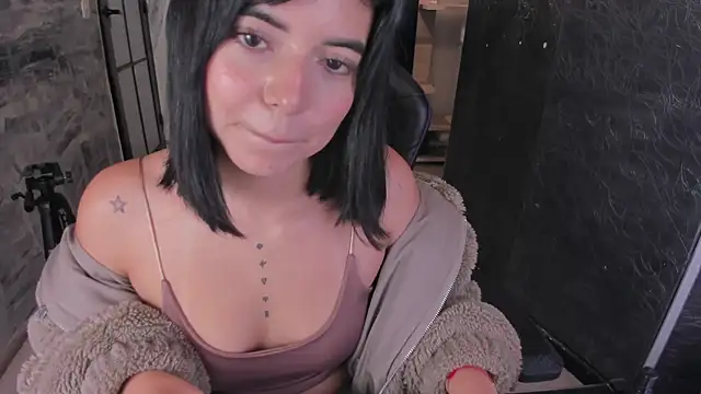 NicolRoss  online show from October 27, 3:24 pm