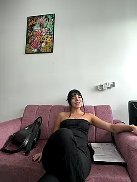 NicolRoss  online show from January 5, 7:06 pm