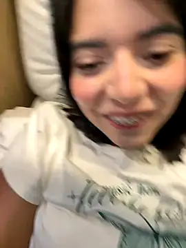 NicolRoss  online show from December 3, 7:57 pm