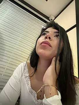 NicolRoss  online show from May 26, 12:47 pm