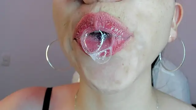 Snapshot of Katty_mouth chatting on June 4, 7:18 pm Katty mouth online show from June 4, 7:18 pm