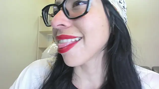 Snapshot of Katty_mouth chatting on October 29, 7:24 pm Katty mouth online show from October 29, 7:24 pm