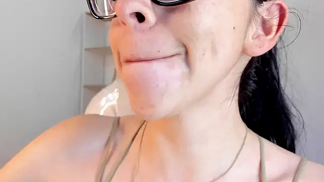 Snapshot of Katty_mouth chatting on October 9, 8:53 pm Katty mouth online show from October 9, 8:53 pm
