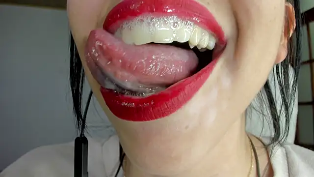 Snapshot of Katty_mouth chatting on December 3, 11:40 pm Katty mouth online show from December 3, 11:40 pm