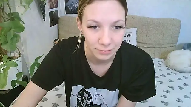 -GoldenGirl- online show from May 1, 10:20 am
