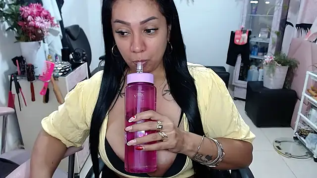 titsbiglovers online show from February 3, 5:07 pm