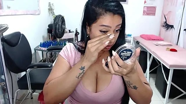Snapshot of titsbiglovers chatting on September 24, 9:32 pm titsbiglovers online show from September 24, 9:32 pm