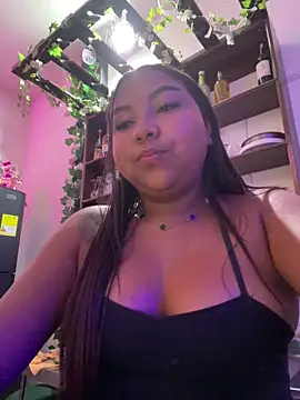 Snapshot of PaulinaSwan chatting on October 25, 11:16 pm PaulinaSwan online show from October 25, 11:16 pm