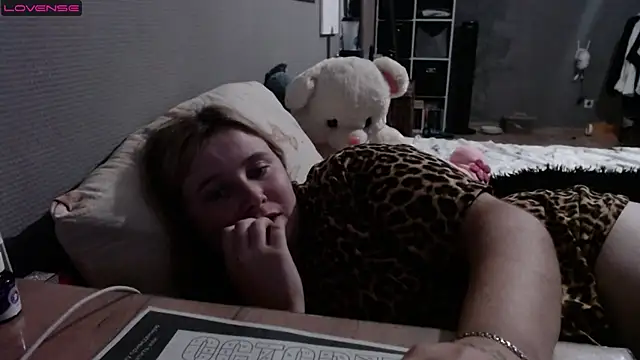 Light Luna online show from September 15, 3:12 pm