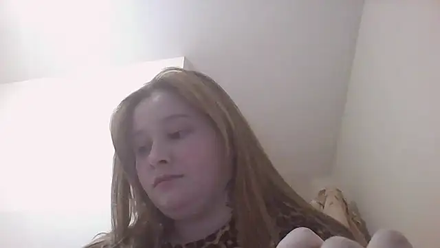 Snapshot of Light_Luna chatting on February 20, 3:47 pm Light Luna online show from February 20, 3:47 pm