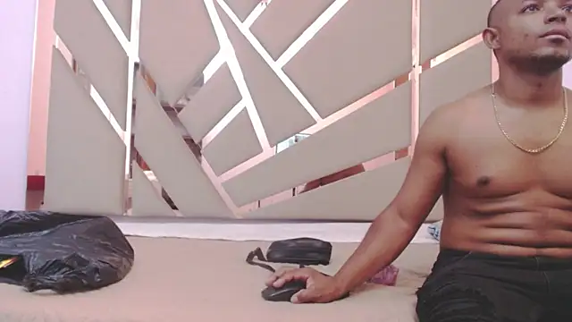 Snapshot of you_and_i9 chatting on November 4, 7:28 pm you and i9 online show from November 4, 7:28 pm