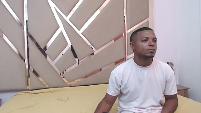 Snapshot of you_and_i9 chatting on October 25, 7:36 pm you and i9 online show from October 25, 7:36 pm