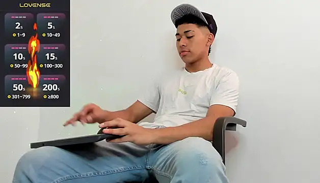 Snapshot of juanca_youngboy chatting on December 4, 9:51 pm juanca youngboy online show from December 4, 9:51 pm