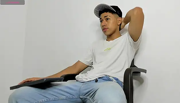 Snapshot of juanca_youngboy chatting on December 5, 7:21 am juanca youngboy online show from December 5, 7:21 am