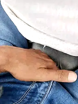 Snapshot of Monster_Bigdick chatting on March 16, 8:43 am Monster Bigdick online show from March 16, 8:43 am