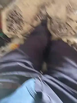 Snapshot of Monster_Bigdick chatting on December 5, 5:43 am Monster Bigdick online show from December 5, 5:43 am