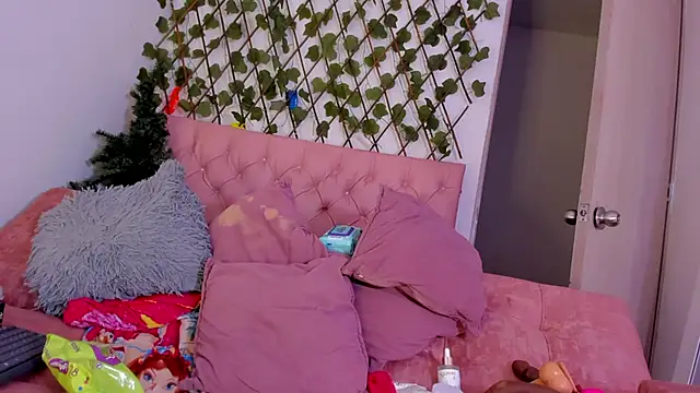 kimmysantoo online show from October 28, 7:18 am