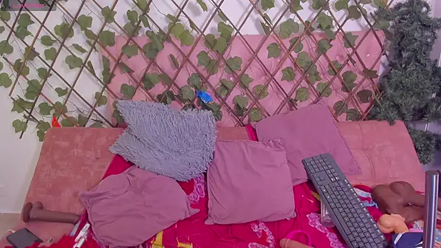 kimmysantoo online show from March 1, 9:48 pm