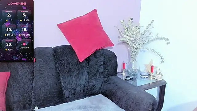 Snapshot of lenna__lujan05 chatting on February 4, 8:46 am lenna  lujan05 online show from February 4, 8:46 am