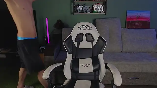 TeddyLiLboy online show from April 7, 7:59 pm