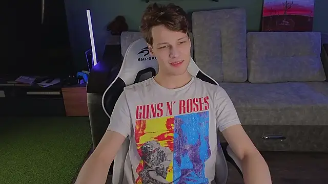 TeddyLiLboy online show from March 22, 6:20 pm