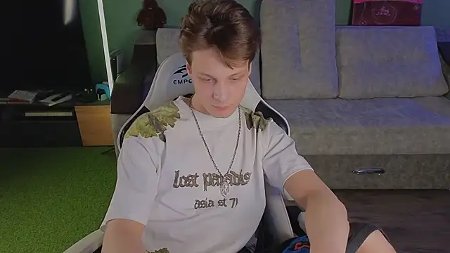 TeddyLiLboy online show from April 3, 7:20 pm