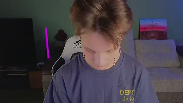 TeddyLiLboy online show from April 5, 7:09 pm