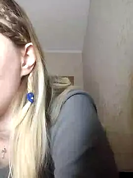 Snapshot of LeraSweet chatting on March 16, 8:10 pm LeraSweet online show from March 16, 8:10 pm