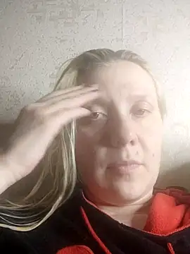 Snapshot of LeraSweet chatting on May 3, 7:39 pm LeraSweet online show from May 3, 7:39 pm