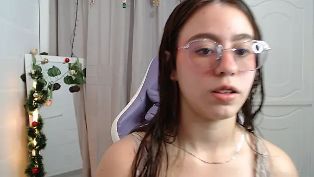 Snapshot of BlairVicent chatting on December 3, 1:54 pm BlairVicent online show from December 3, 1:54 pm