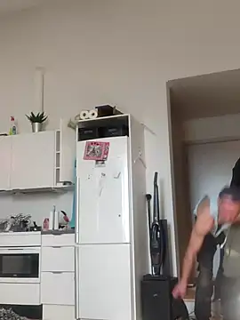 eltoulou online show from February 17, 1:22 pm