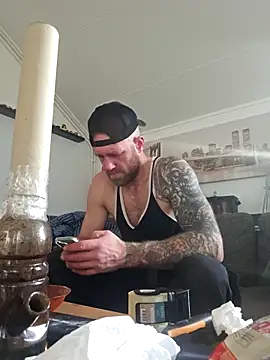 eltoulou online show from December 15, 12:55 pm