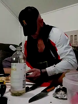 eltoulou online show from March 17, 10:51 pm