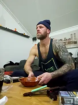 eltoulou online show from December 19, 8:22 pm