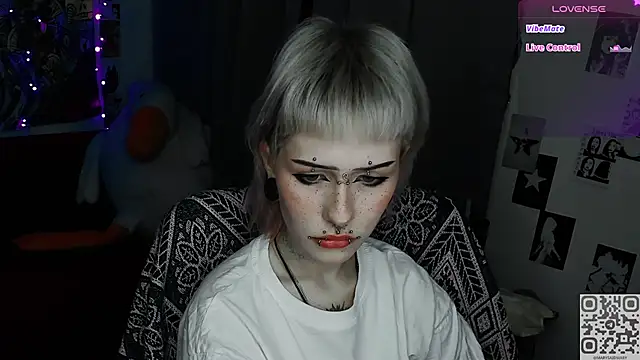 say mary online show from April 10, 11:23 pm