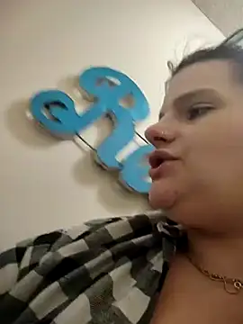 Snapshot of BeckiTooSweet chatting on February 27, 2:57 am BeckiTooSweet online show from February 27, 2:57 am