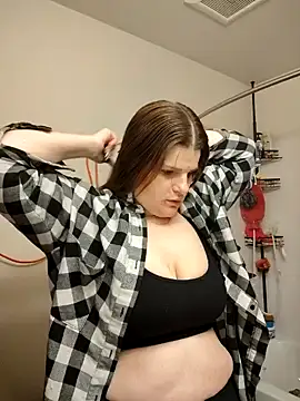 Snapshot of BeckiTooSweet chatting on January 24, 8:11 pm BeckiTooSweet online show from January 24, 8:11 pm