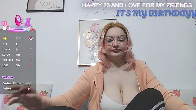Snapshot of Catlady333 chatting on September 14, 8:20 pm Catlady333 online show from September 14, 8:20 pm