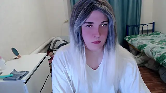 Snapshot of EvaMiron chatting on April 28, 4:44 pm EvaMiron online show from April 28, 4:44 pm